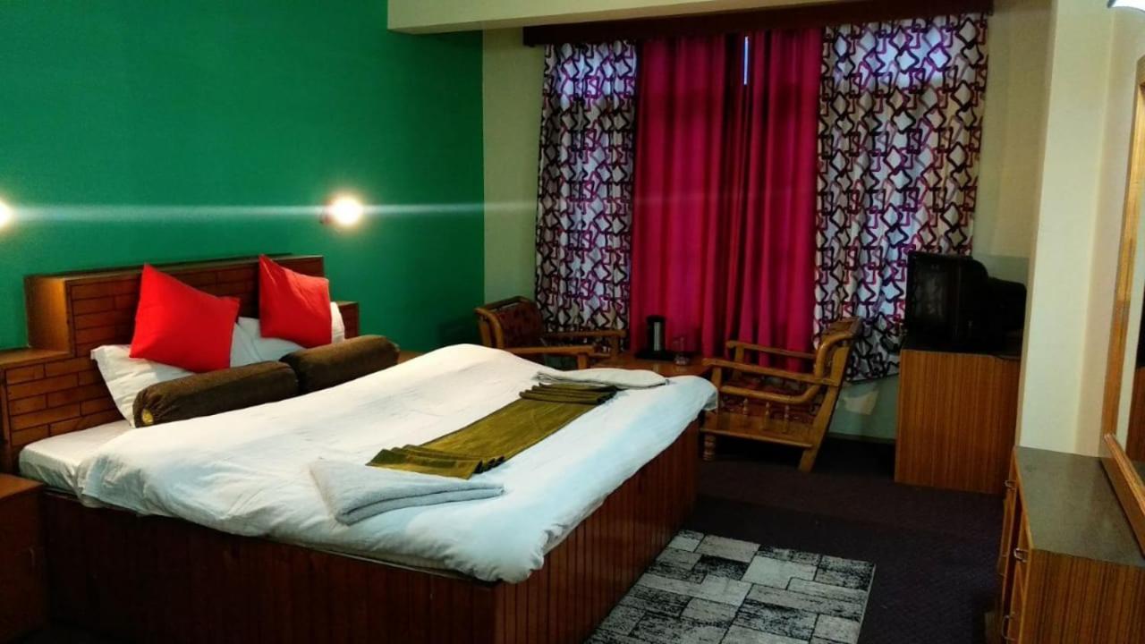 Dormico'S Hotel Snowbird Manāli Kültér fotó