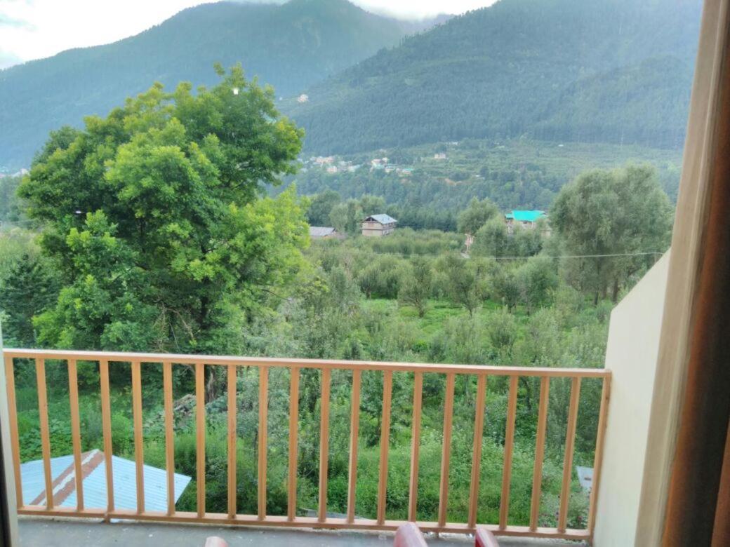 Dormico'S Hotel Snowbird Manāli Kültér fotó