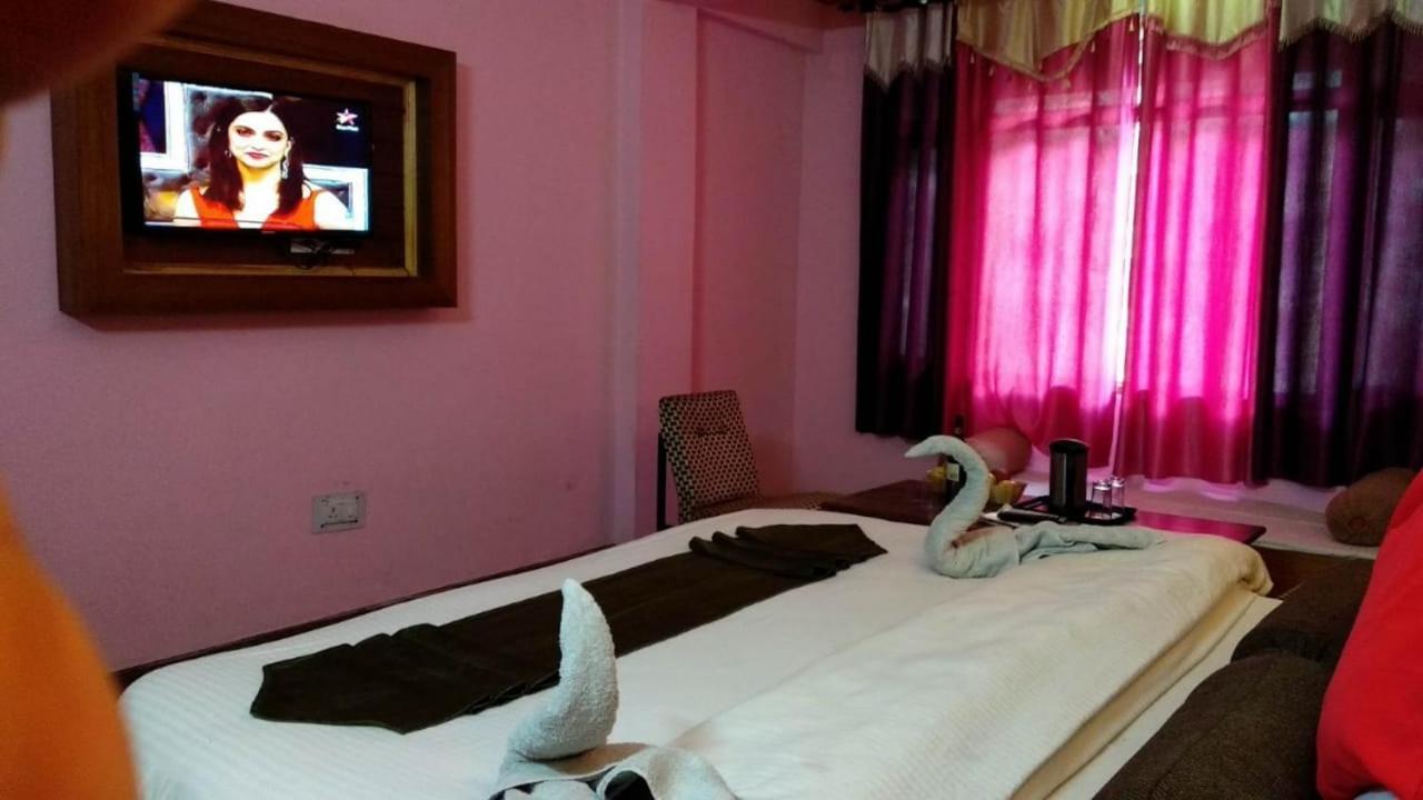Dormico'S Hotel Snowbird Manāli Kültér fotó