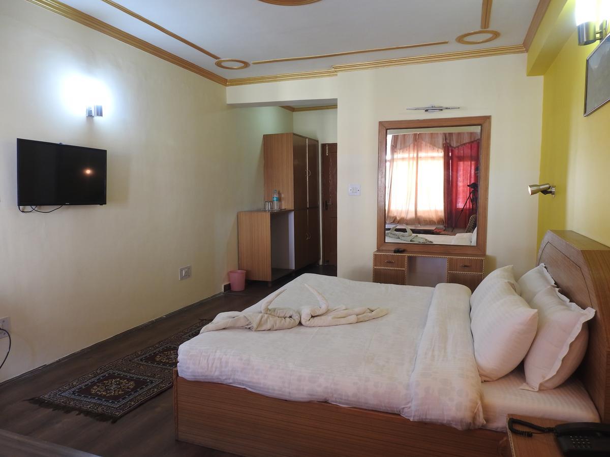 Dormico'S Hotel Snowbird Manāli Kültér fotó