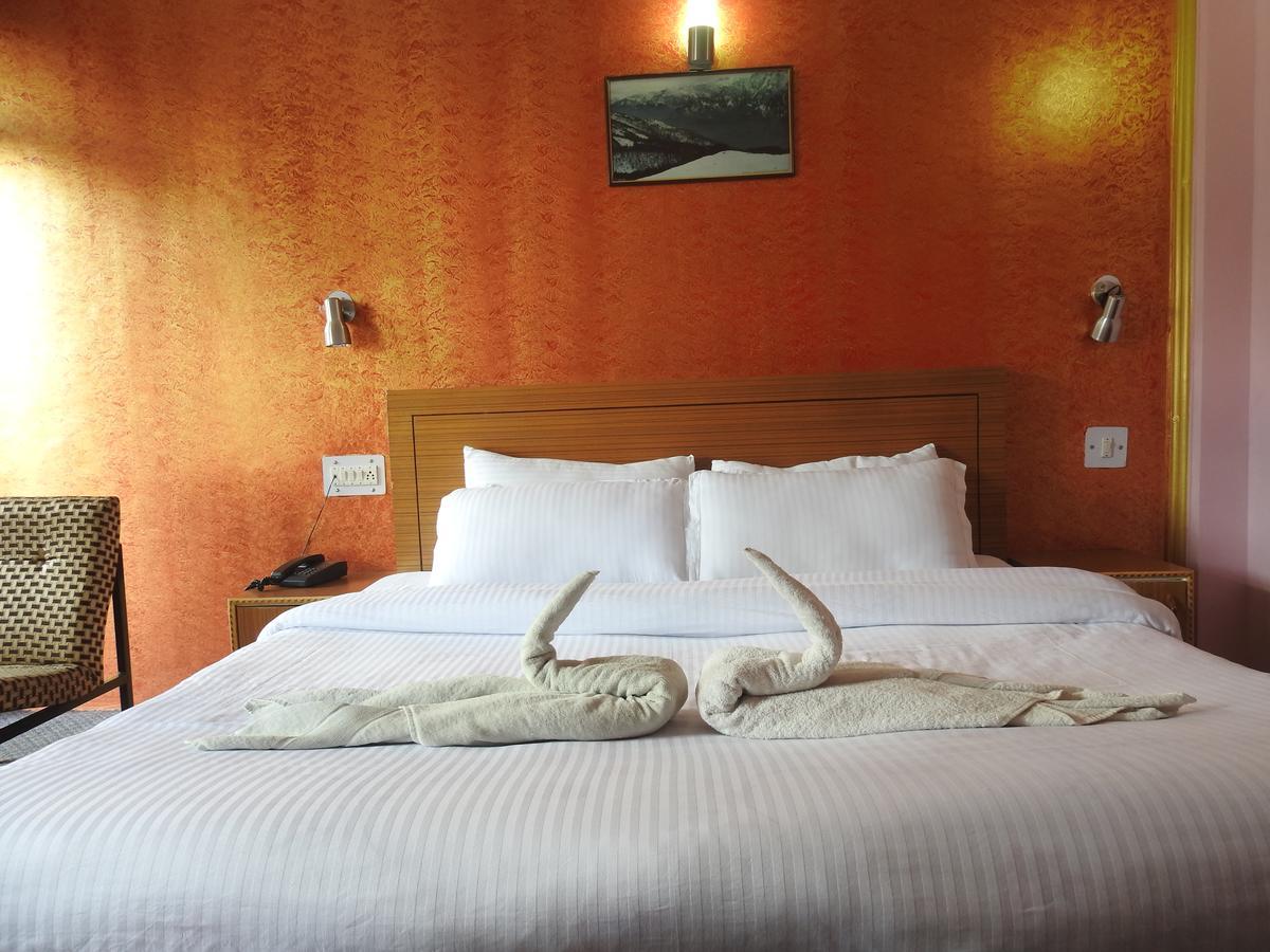 Dormico'S Hotel Snowbird Manāli Kültér fotó