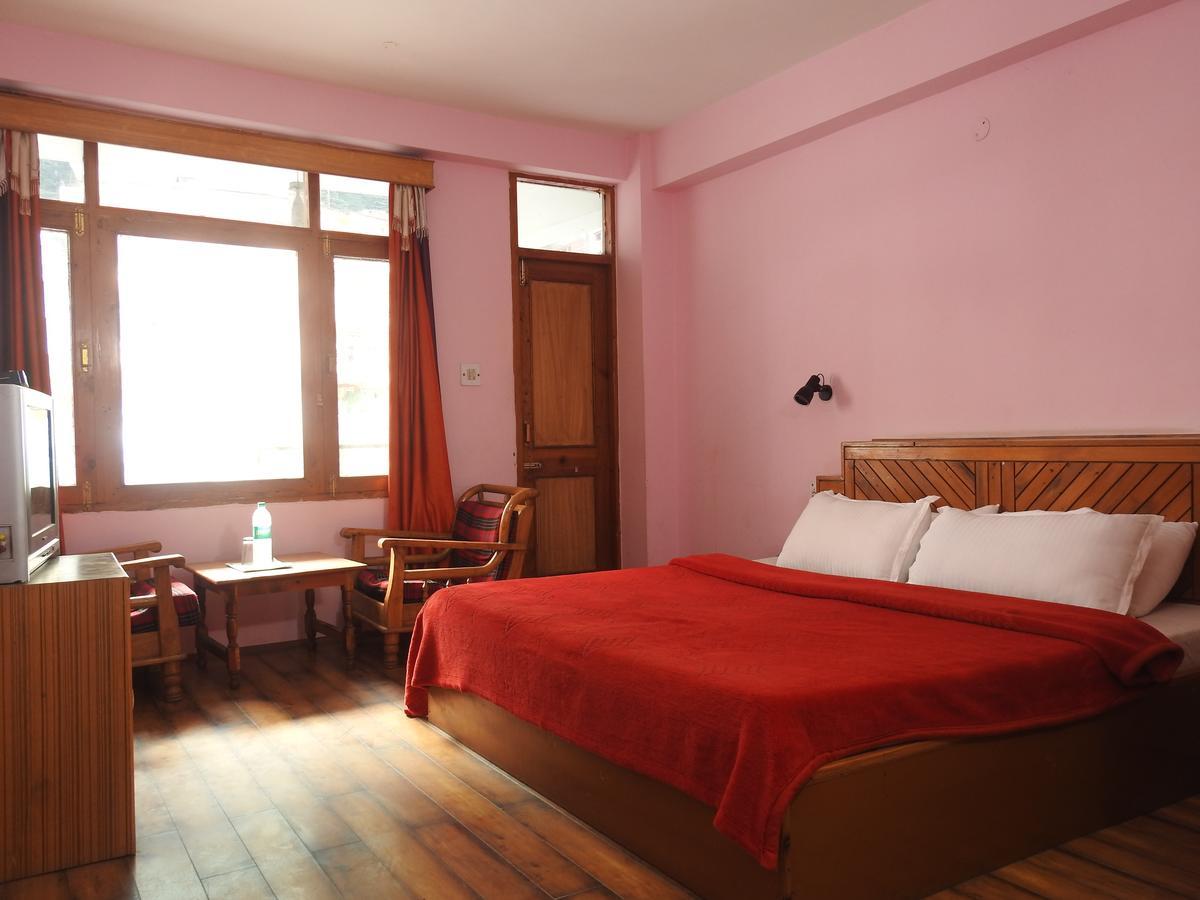 Dormico'S Hotel Snowbird Manāli Kültér fotó