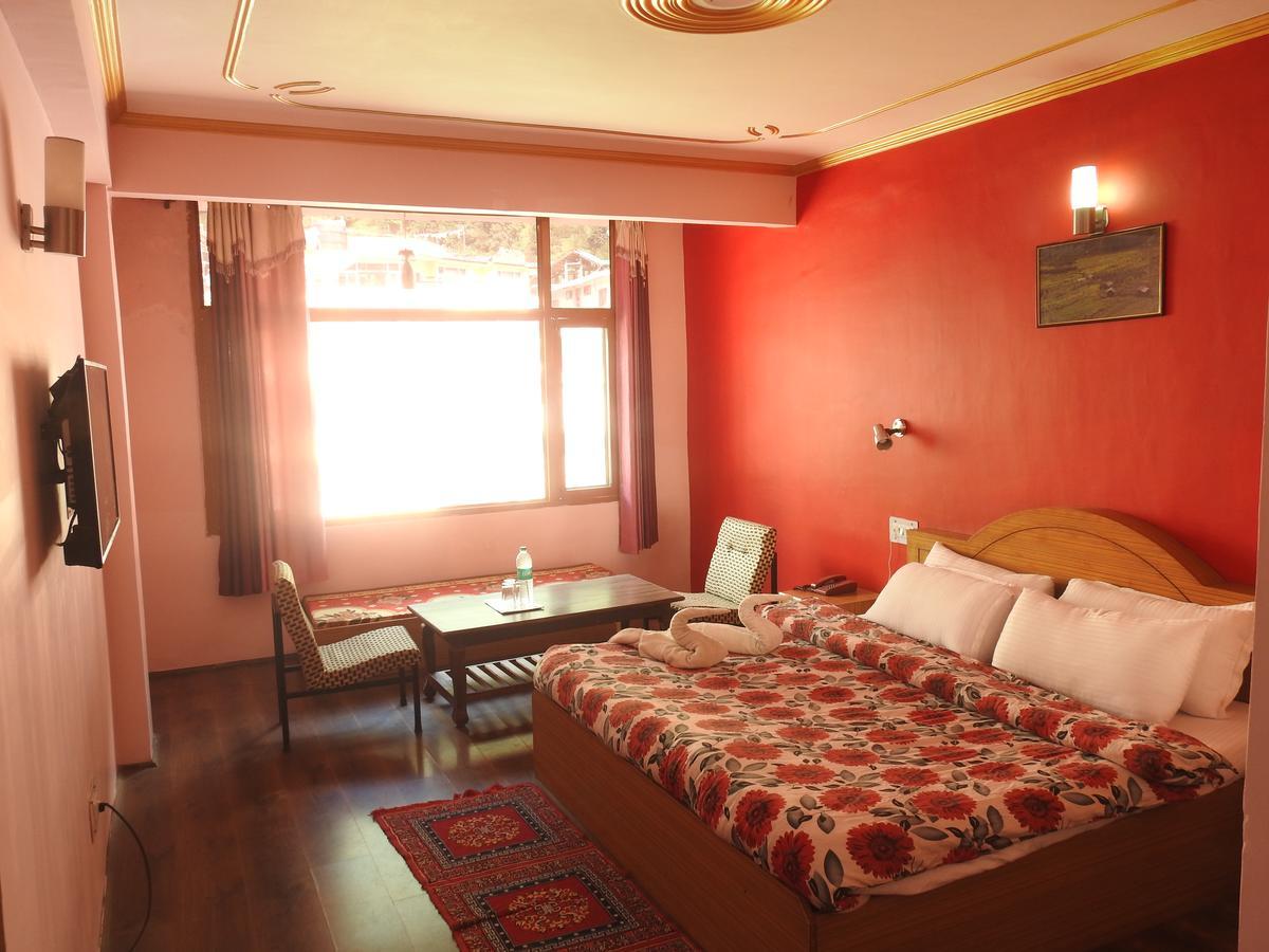 Dormico'S Hotel Snowbird Manāli Kültér fotó
